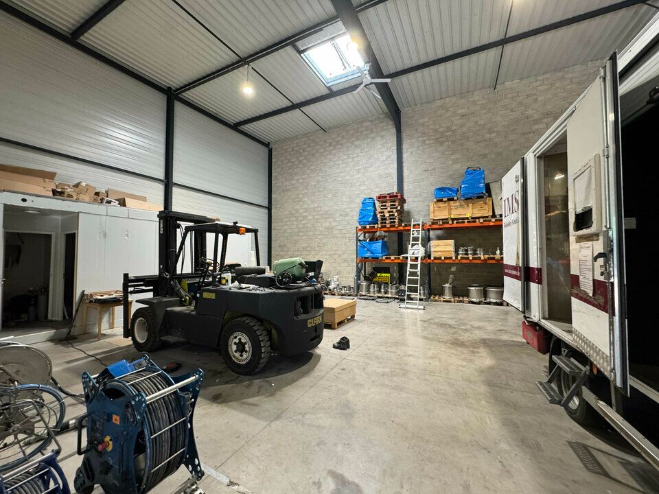 Vente local d''activites 350 m² non divisibles