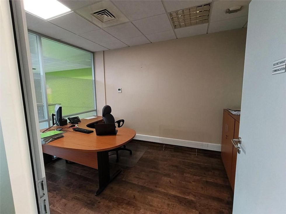Vente bureaux 74 m² à Saint-Cyr-sur-Loire