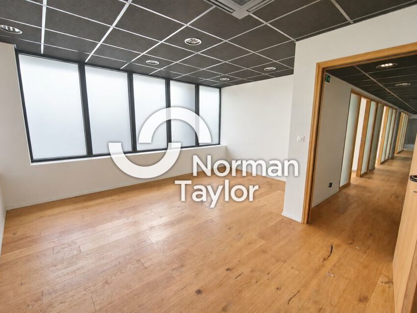 Vente bureaux 177 m² divisibles à partir de 80 m²