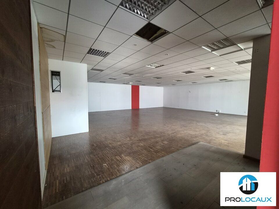 Location local commercial 457 m² non divisibles