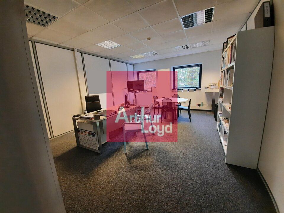 CLERMONT-FERRAND ZONE DU BREZET A LOUER BUREAUX 154 M²