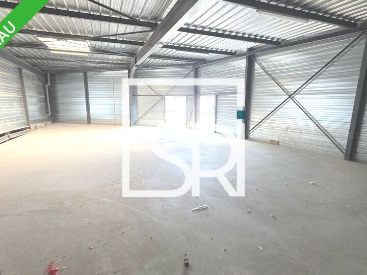 A75 / A71 / A89 - A LOUER ENTREPOT / LOCAL D'ACTIVITE 750 M² - PROCHE KM LANCE - 63170 AUBIERE