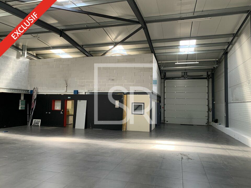 LOCATION LOCAL D'ACTIVITÉ / ENTREPÔT AVEC TERRAIN ET BUREAUX - 63200 RIOM