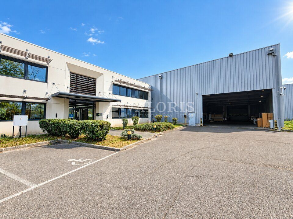 Vente entrepot 3207 m² non divisibles