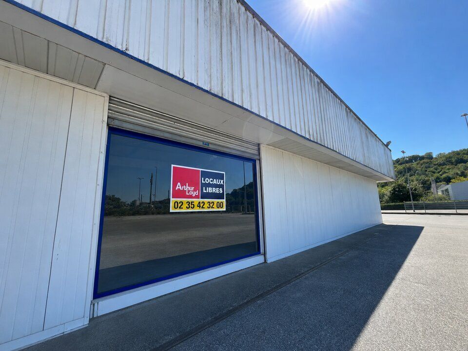 Location local commercial 485 m² non divisibles