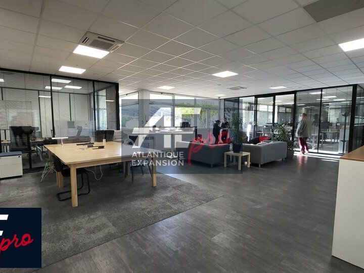 A LOUER BUREAUX avec STOCKAGE proche AIRBUS CHANTIER DE L' ATLANTQUE