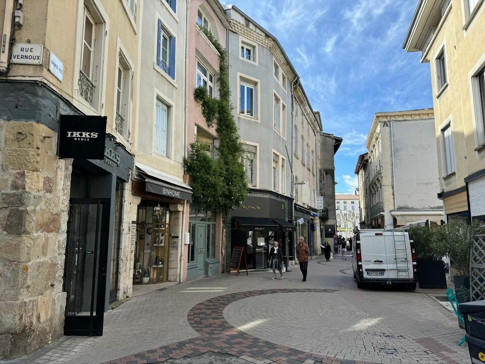 Location local commercial 56 m² non divisibles