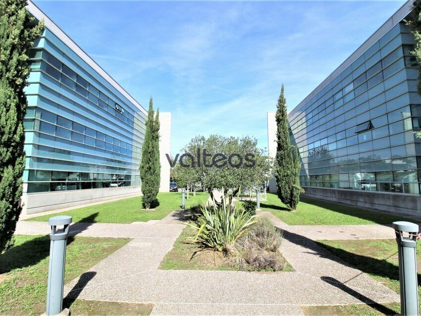 Location bureaux 1323.5 m² divisibles à partir de 185 m²