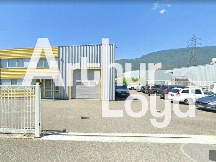 Location local d''activites 250 m² non divisibles