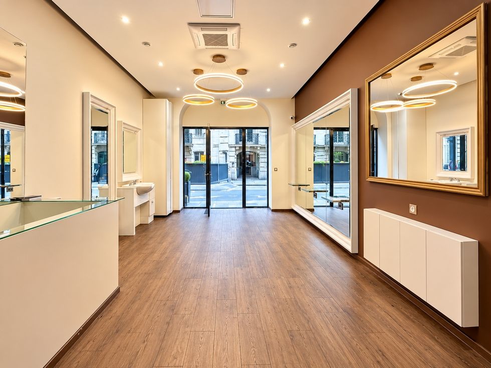 Location boutique 115 m² non divisibles