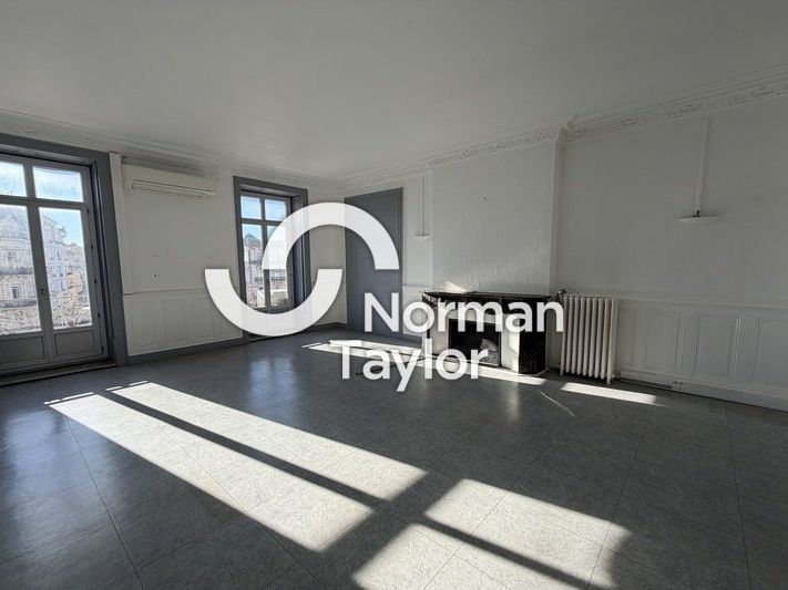 Location bureaux 300 m² non divisibles