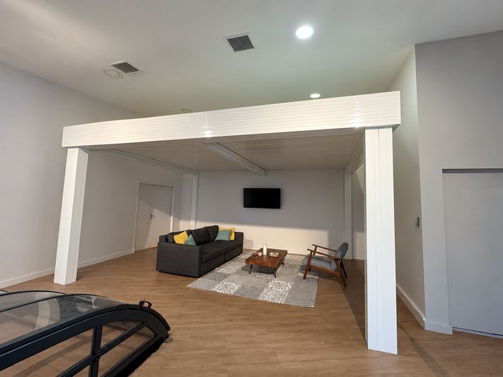 Local mixte de 680m2 a vendre - Montpellier SUD
