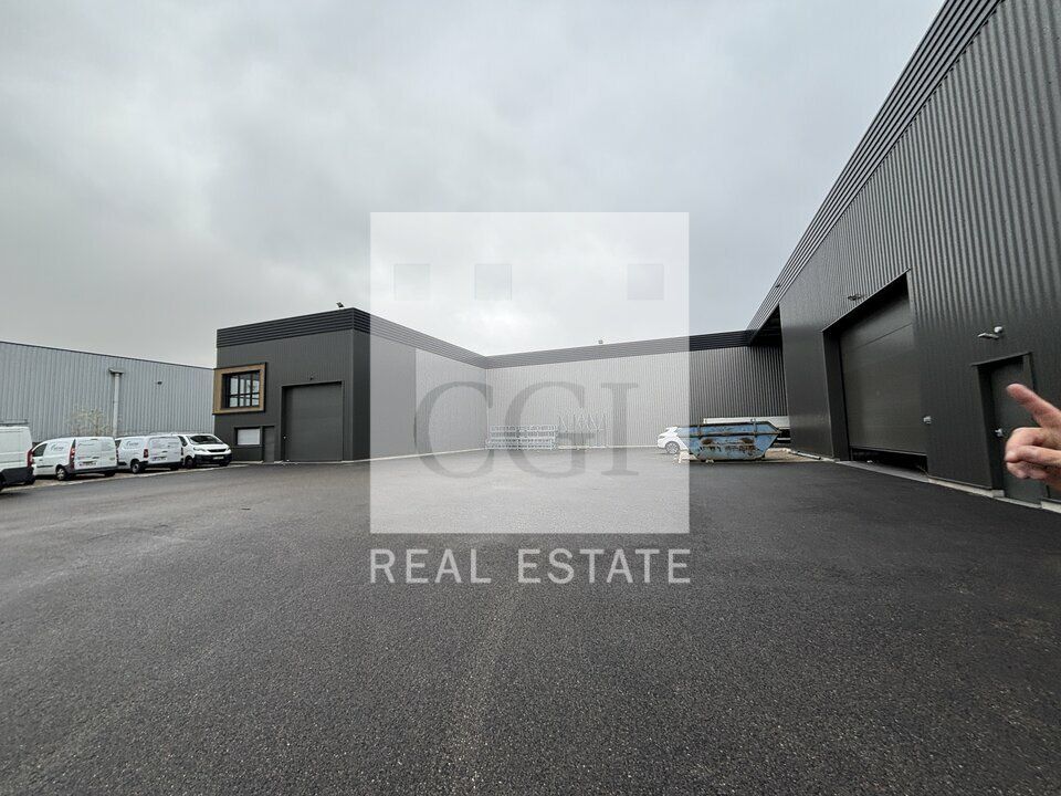 Location local d''activites 498.2 m² non divisibles