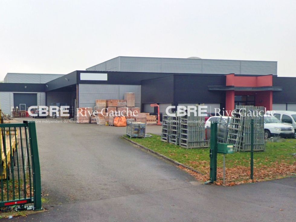 Location local d''activites 700 m² non divisibles