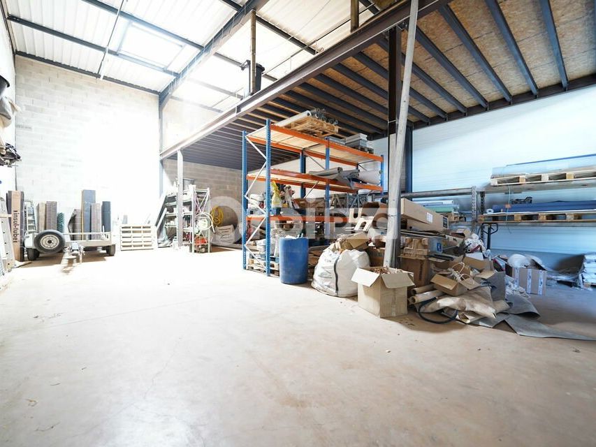 Location local d''activites 143 m² non divisibles