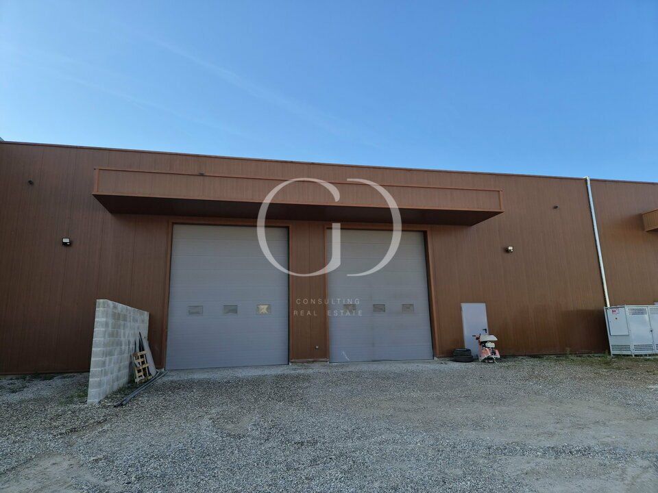 Location entrepot 760 m² non divisibles