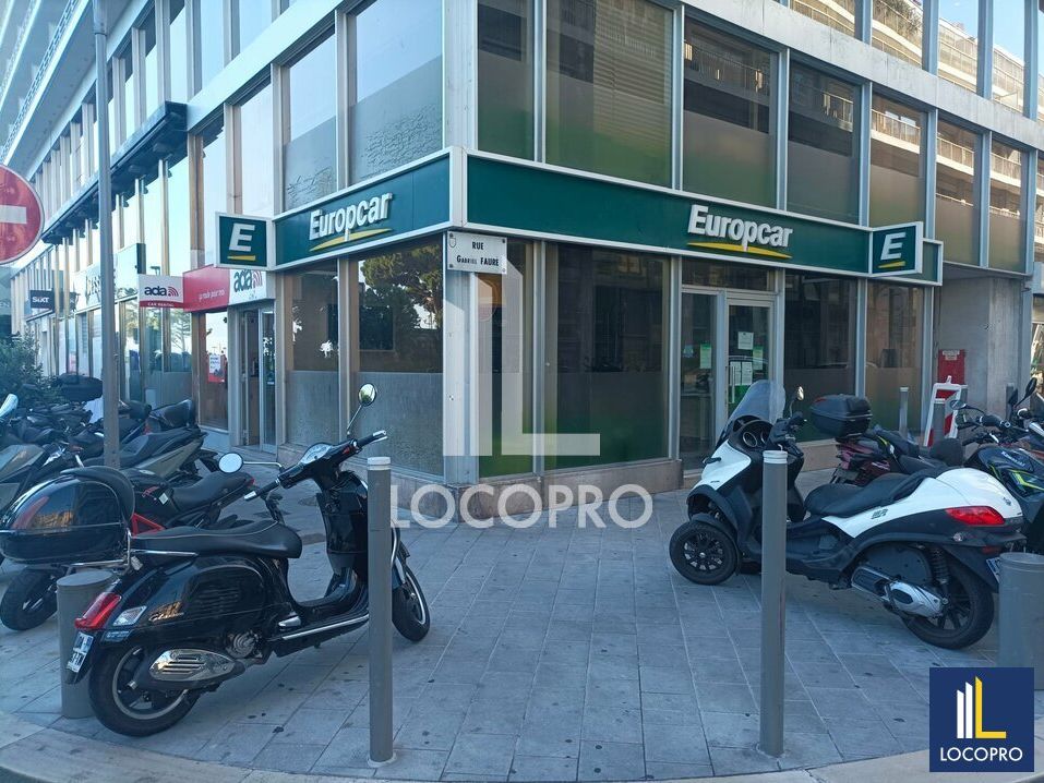 Location local commercial 54 m² non divisibles