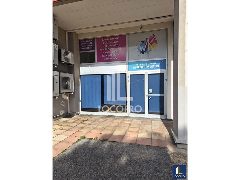 Location local commercial 100 m² non divisibles