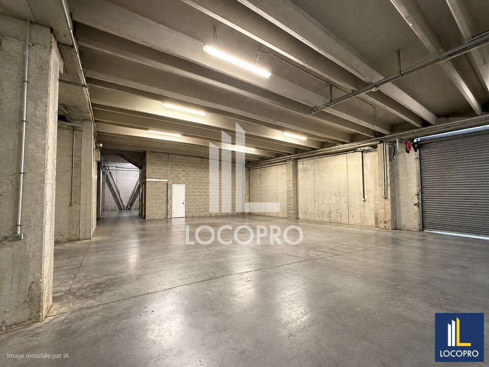 Location local d''activites 2258 m² non divisibles