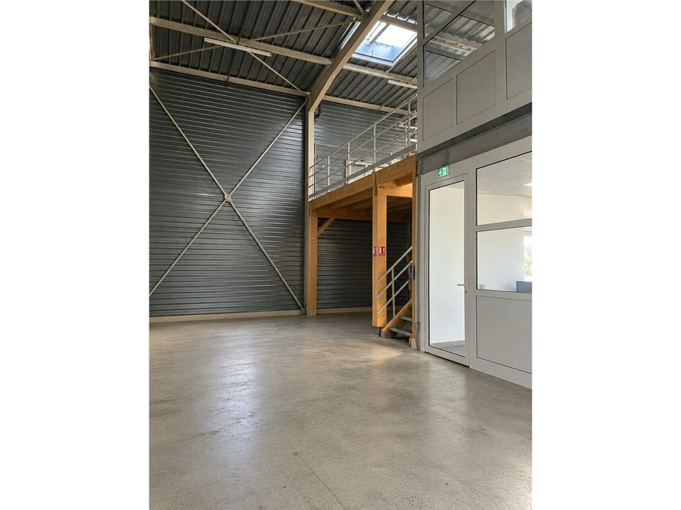 LOCATION - LOCAL D'ACTIVITE 165 m² - ST-APOLLINAIRE