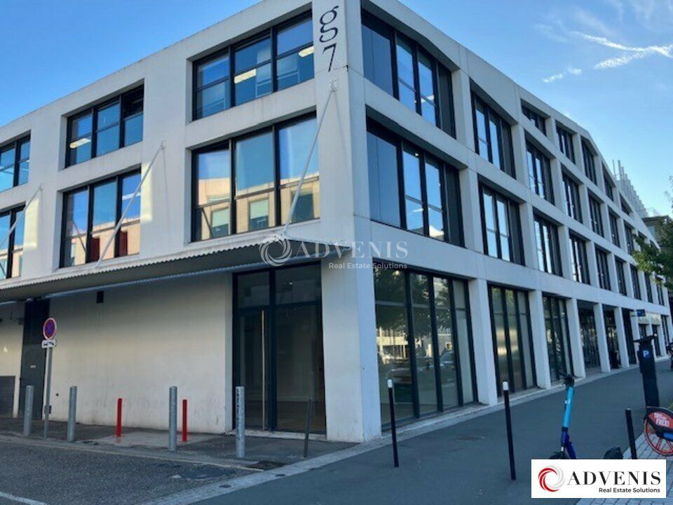 Location local commercial 223 m² non divisibles