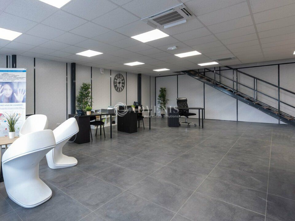 Bureaux avec hall de stockage à vendre - Parc artisanal - Schiltigheim