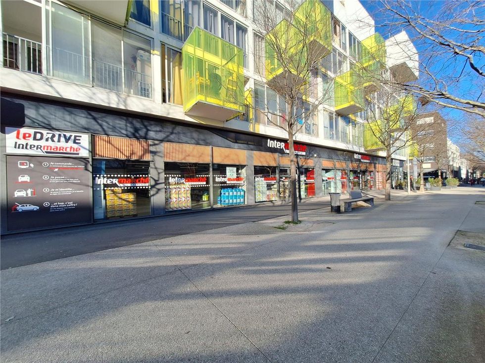 Location local commercial 422 m² à Blagnac