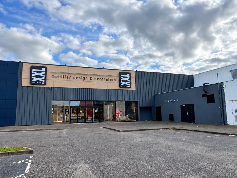 Location local commercial 630 m² non divisibles