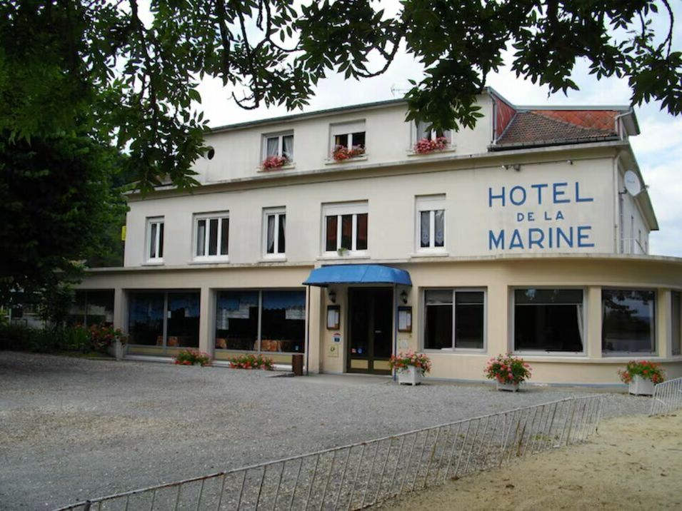 A VENDRE SALLE DE RECEPTION avec CHAMBRES 950 m² EMPLACEMENT EXCEPTIONNEL