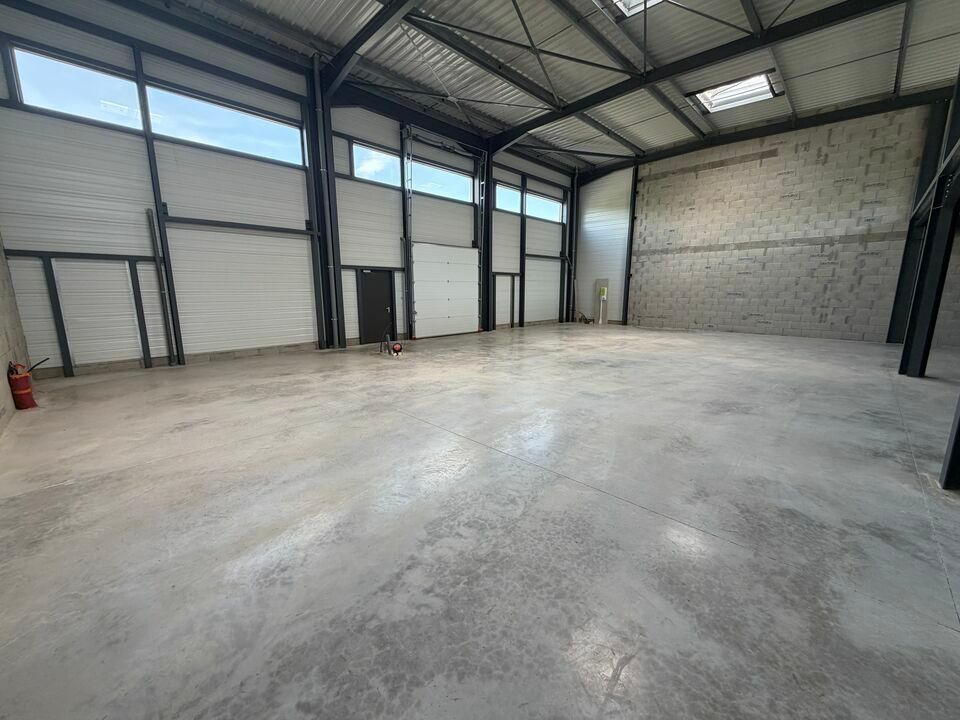 Vente local d''activites 266 m² non divisibles
