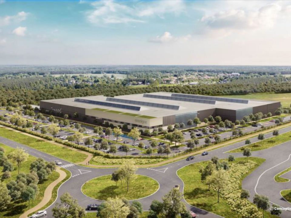Vente local d''activites 22000 m² non divisibles