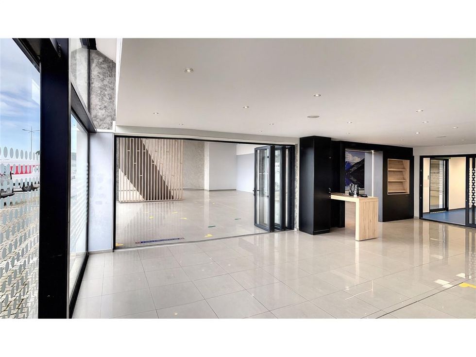 1150 m² dispo à Puget-sur-argens