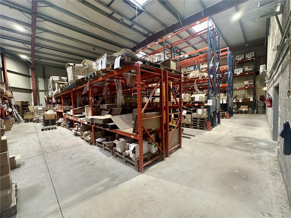 980 m2 business premises in Fréjus