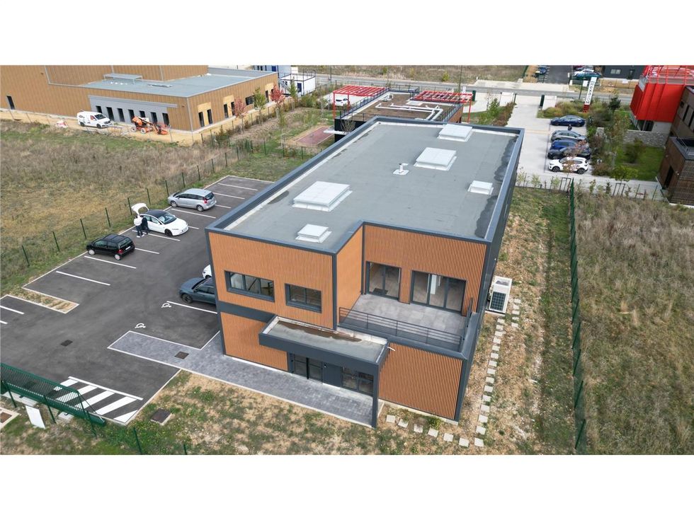 Location bureaux 52 m² à Gazeran