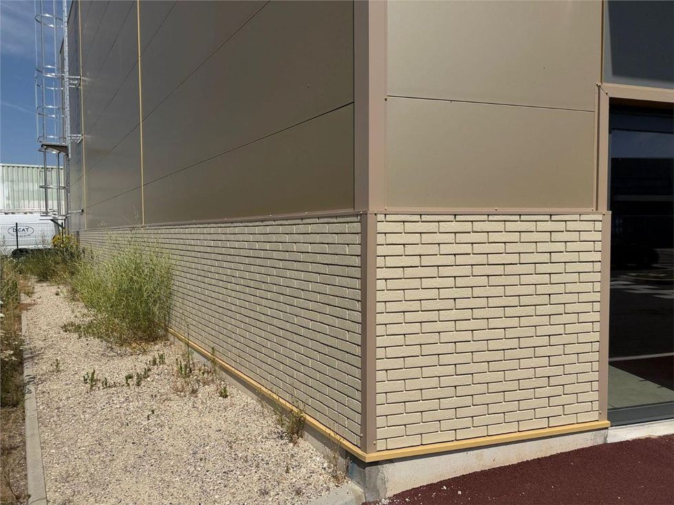 Location entrepôts 2902 m² non divisibles