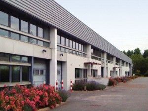 Location entrepôts 527 m² non divisibles