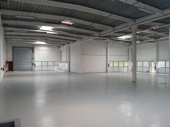 Location entrepôts 527 m² non divisibles