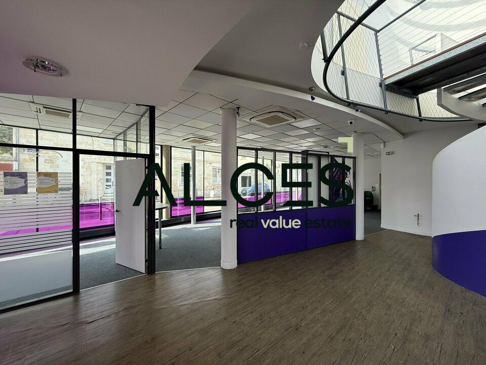 Location local commercial 415 m² divisibles à partir de 200 m²