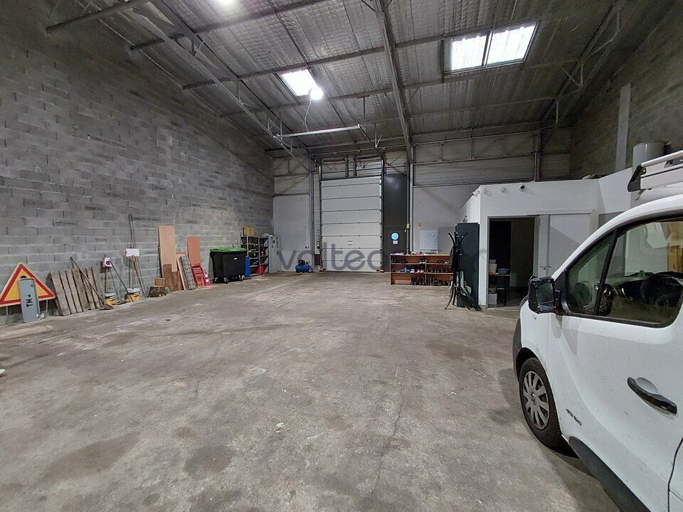 Location local d''activites 257 m² non divisibles
