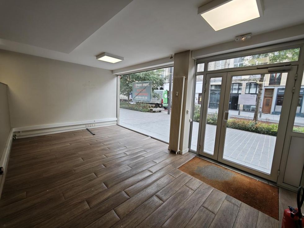Location local commercial 95 m² non divisibles