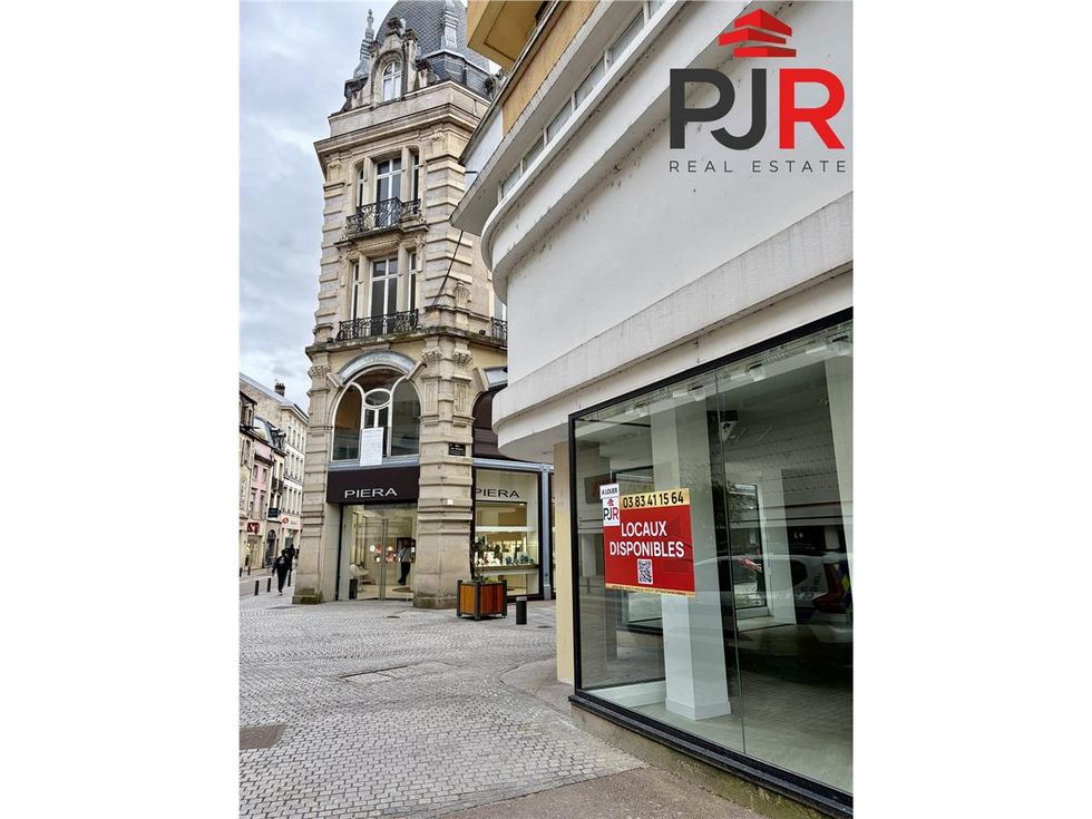 Location local commercial 260 m² à Epinal
