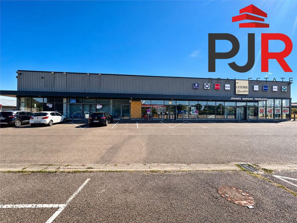 Location local commercial 425 m² à Essey-lès-Nancy