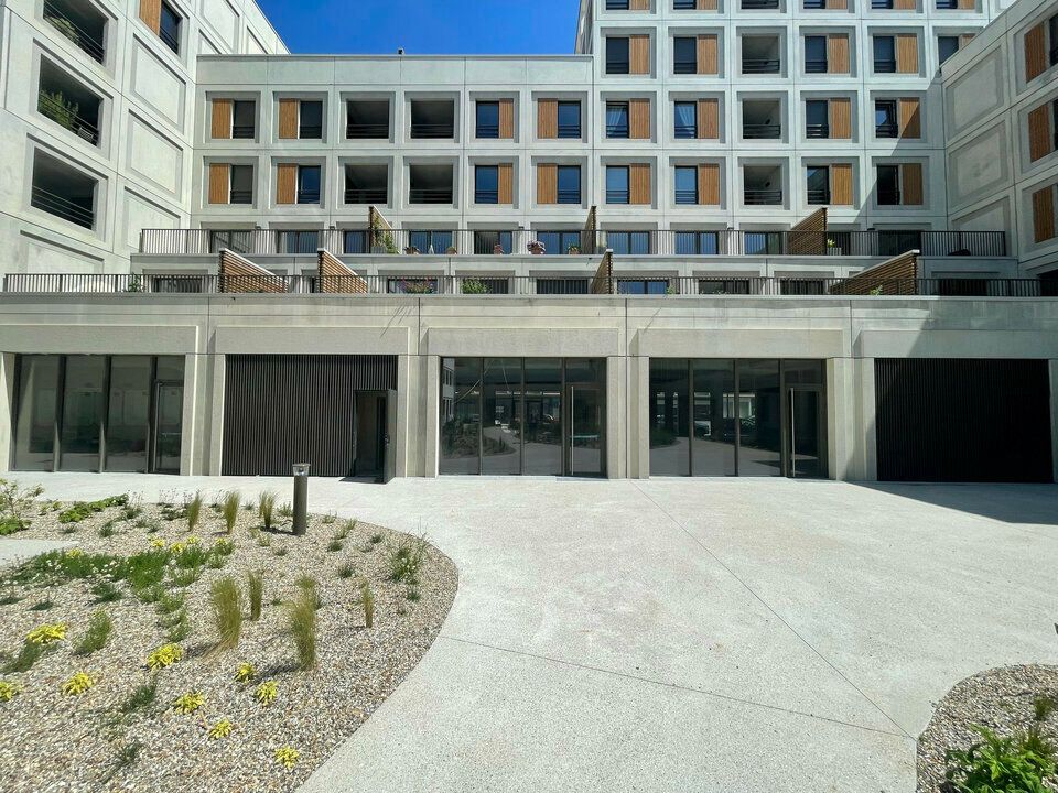 Vente local commercial 145 m² non divisibles