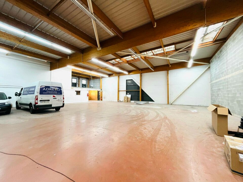 Location local d''activites 490 m² non divisibles