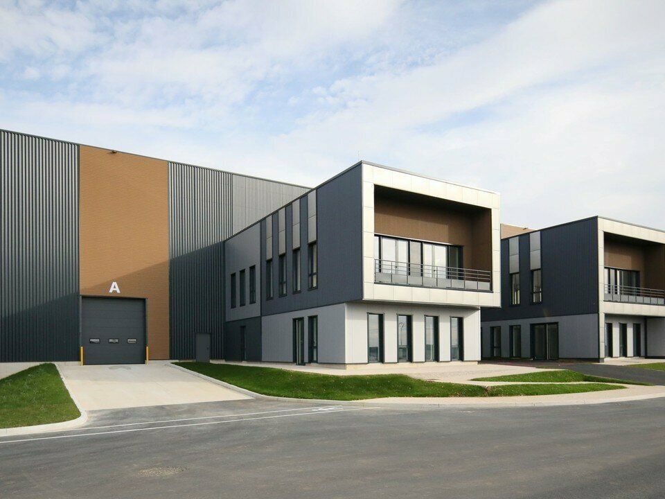 Plateforme logistique neuve de 49 201 m² à louer à Sens (89)