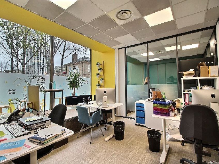 Location local commercial 600 m² non divisibles