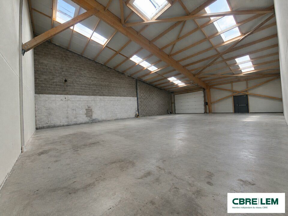 Location local d''activites 290 m² non divisibles