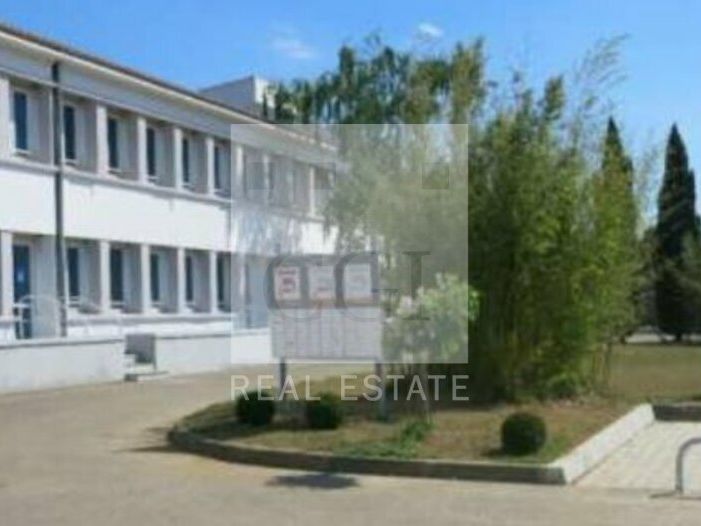 Location local d''activites 705 m² divisibles à partir de 125 m²