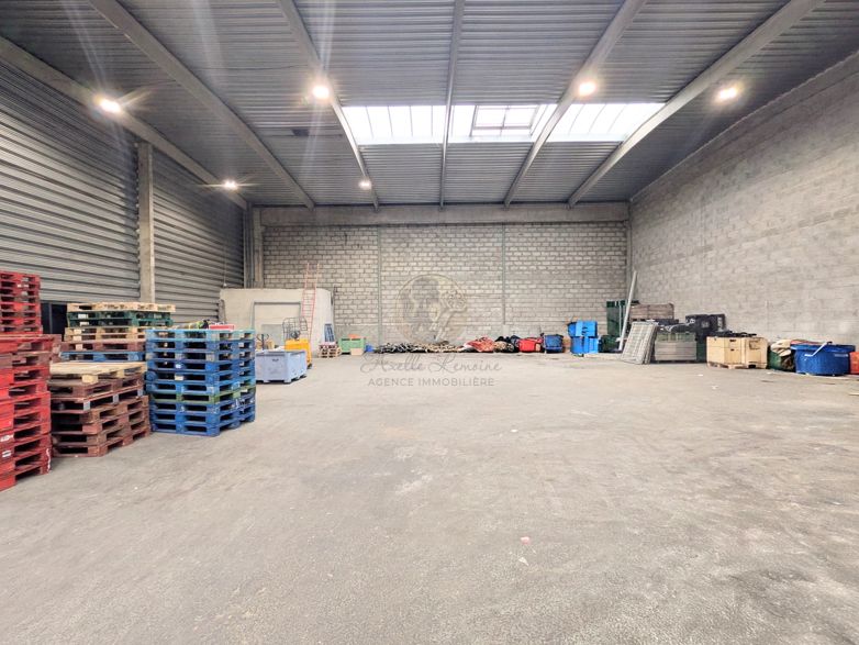 440 m² dispo à Chassieu