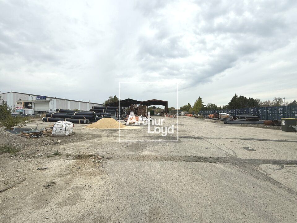 Location terrain 4400 m² non divisibles